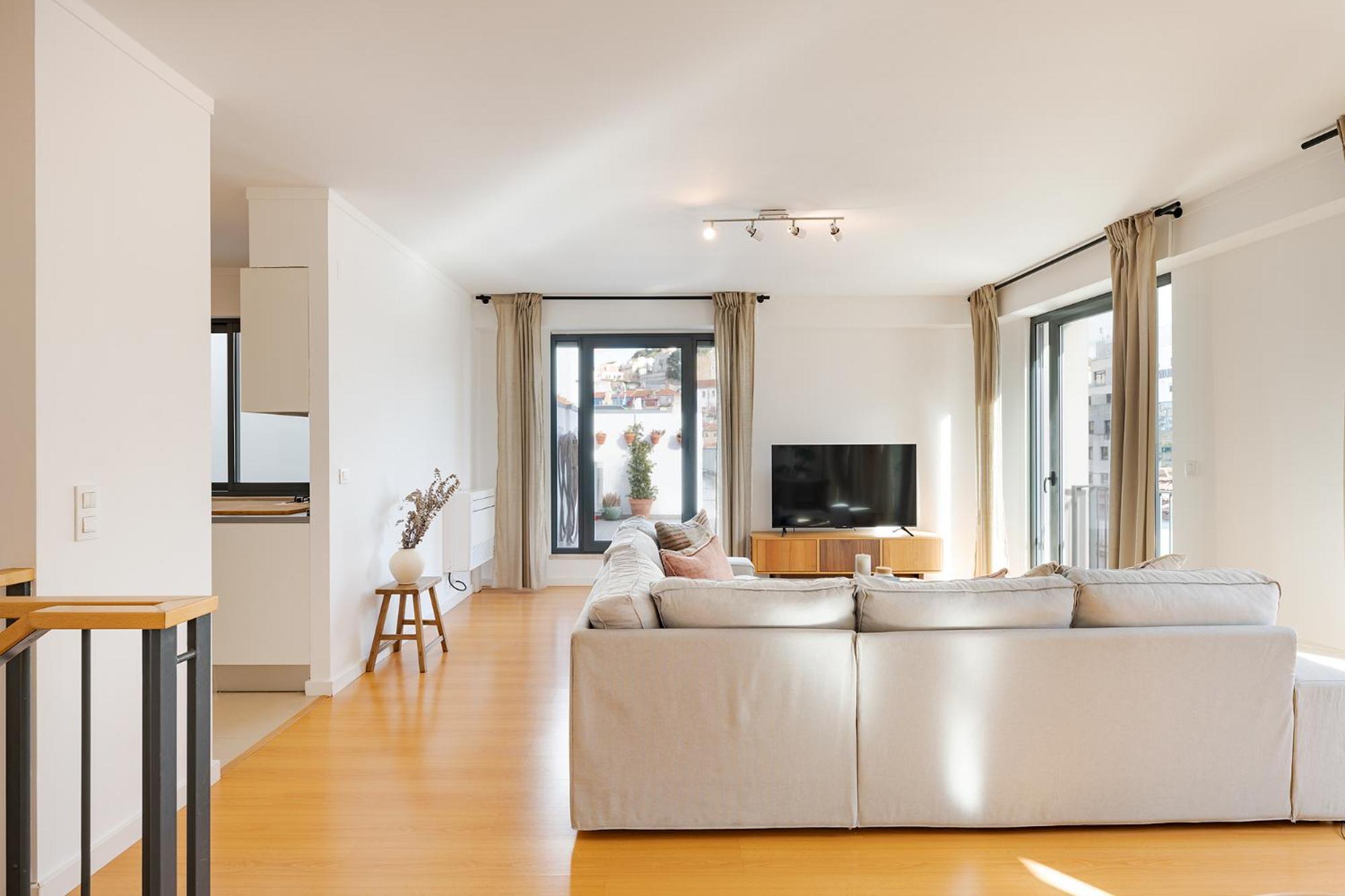 Penthouse For The Lovers - Parking & Views Apartment